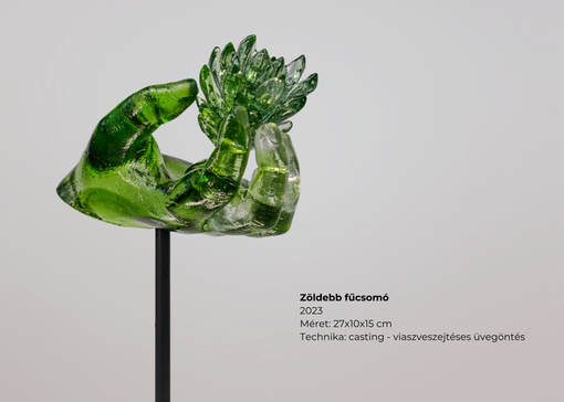 Zöldebb fűcsomó