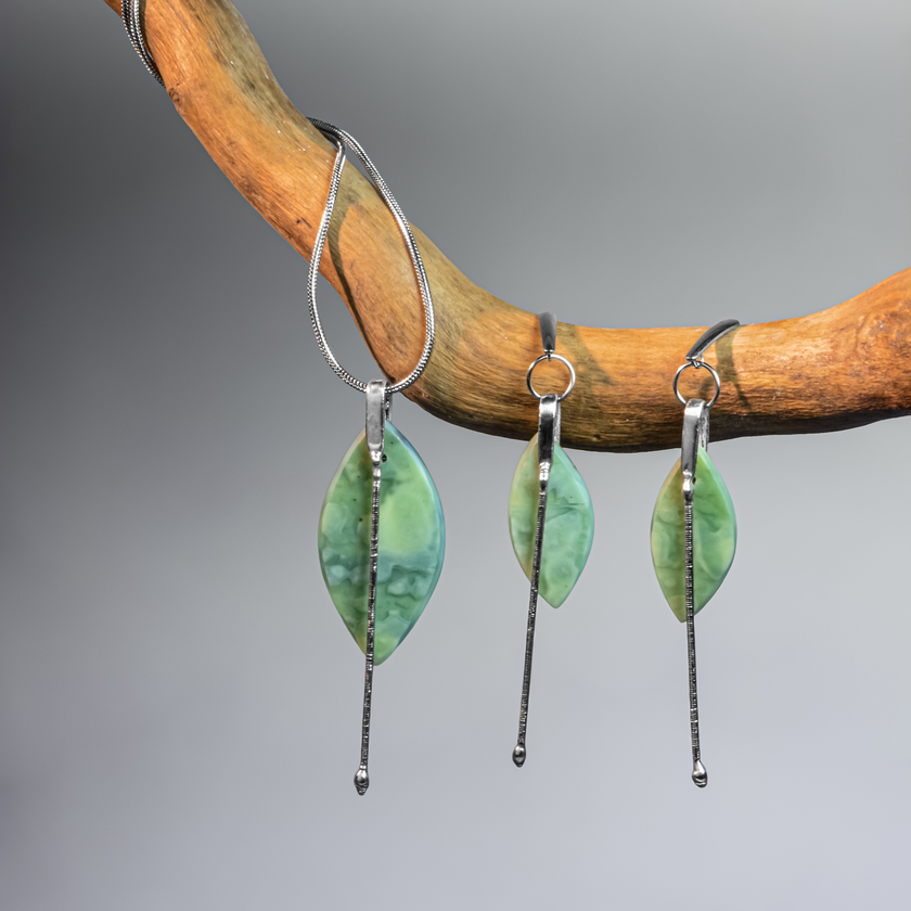 Zöldelő erdők peremén ékszerszett