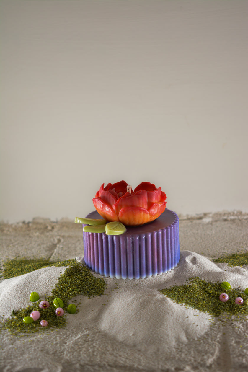 Virágos tortácska gyertya - piros