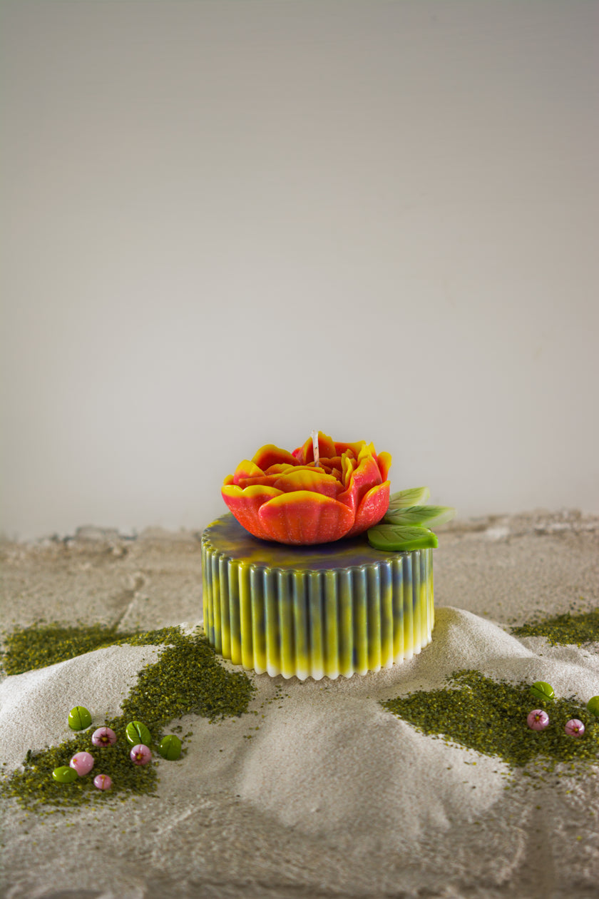 Virágos tortácska gyertya - vibráló narancssárga